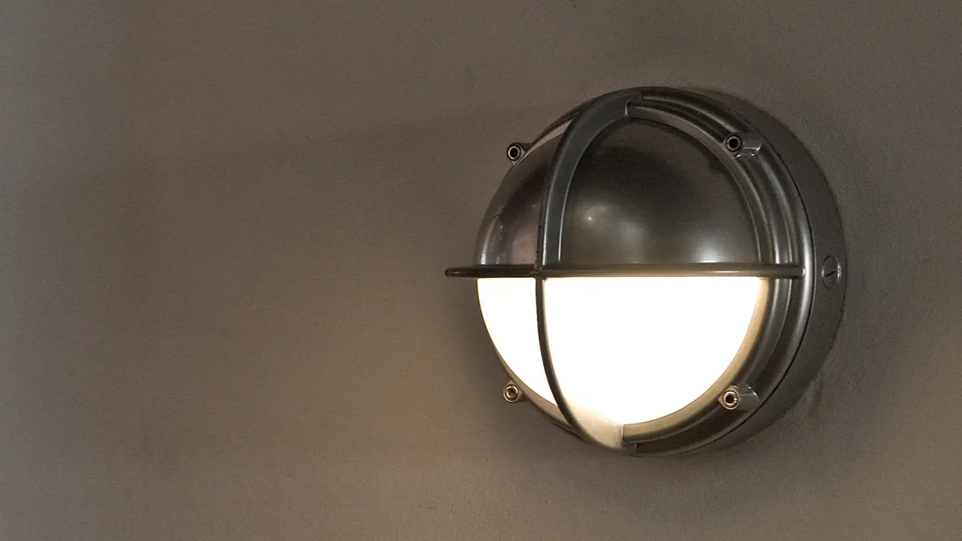 Louis Poulsen Skot Wandlampe