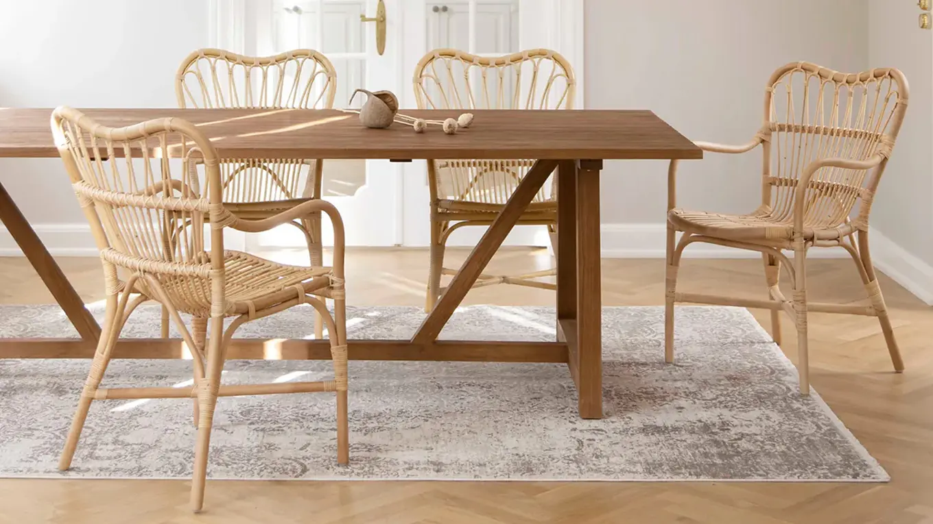 Sika Design Esszimmer mit Rattan Stühlen